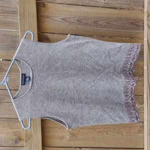 🏵️ Ann Taylor vintage sleeveless sweater